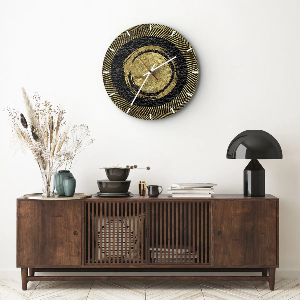 Vægur, Uret - Gyldne geometriske mønstre på en sort baggrund i en glamourøs stil - 30x30cm - Glamour-komposition - Moderne vægdekoration til stue, køkken og soveværelse ARTTOR