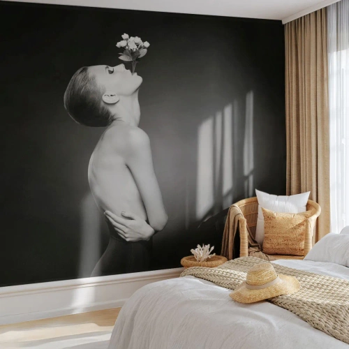 Fototapet Standard Eco - Excentrisk elegance - Legeme, Blomster, Model - 200x140 cm