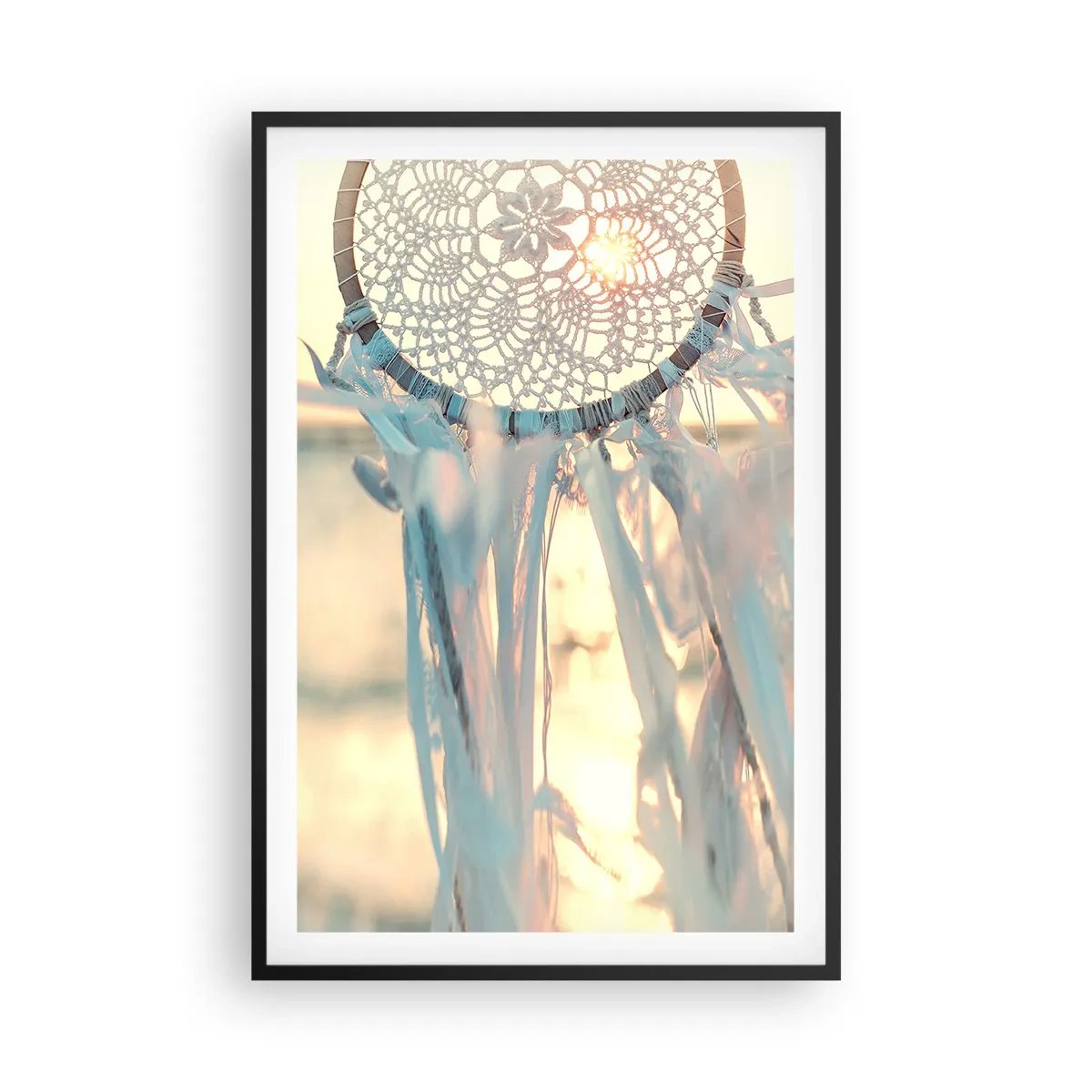 Plakat i sort ramme - Totem med blonder - 61x91 cm