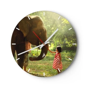 Vægur, Uret - En pige i en rød kjole rører ved en elefants snabel i skoven. - 30x30cm - Venskabets kraft - Moderne vægdekoration til stue, køkken og soveværelse ARTTOR
