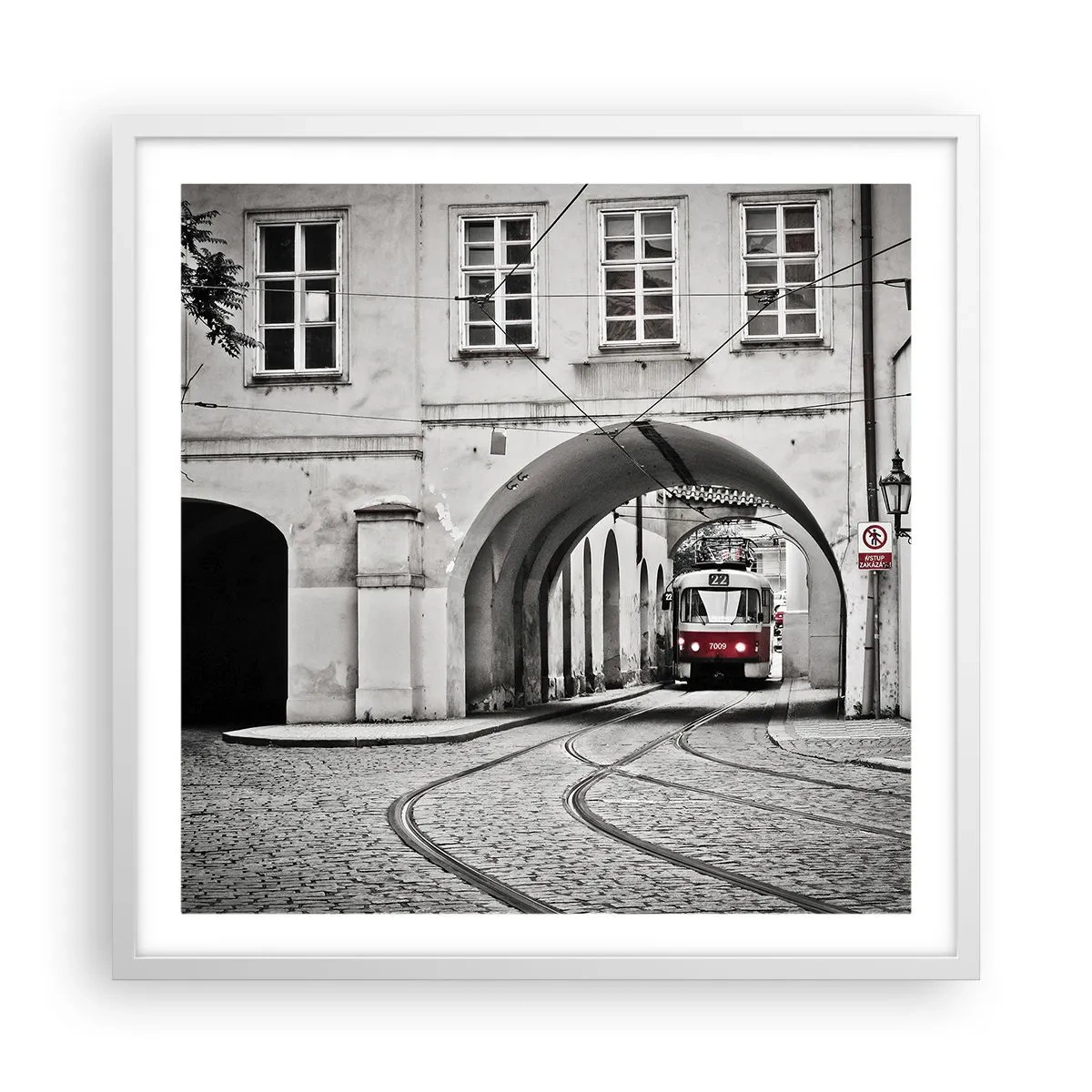 Plakat i hvid ramme - Gennem byens labyrint - 60x60 cm