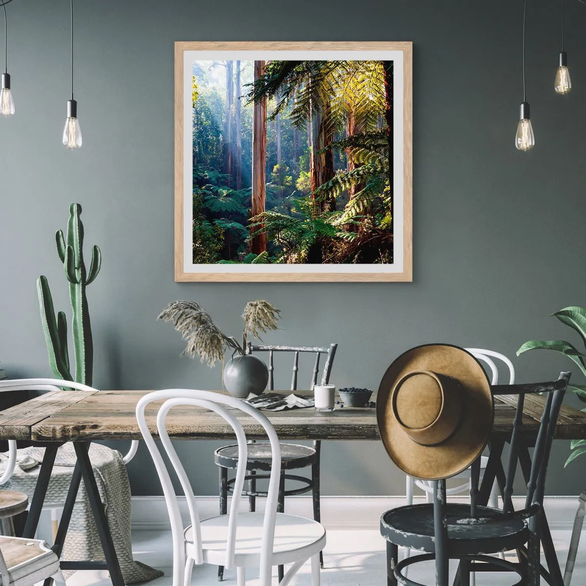 Plakat i ramme af lyst egetræ - En fortælling om skoven - 60x60 cm