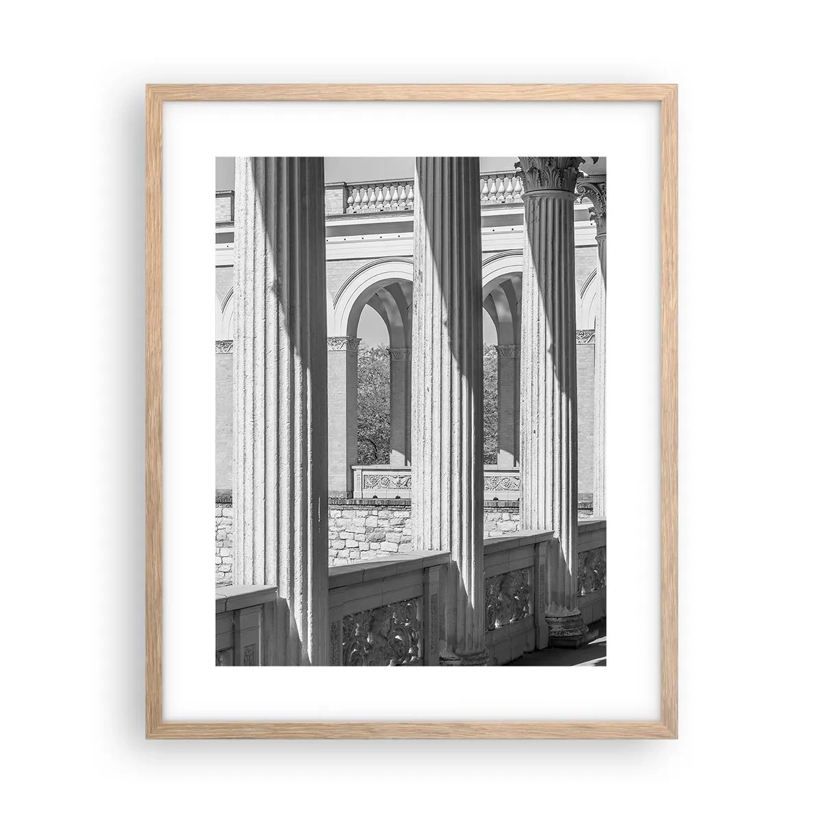 Plakat i ramme af lyst egetræ - Solrig arkade - 40x50 cm