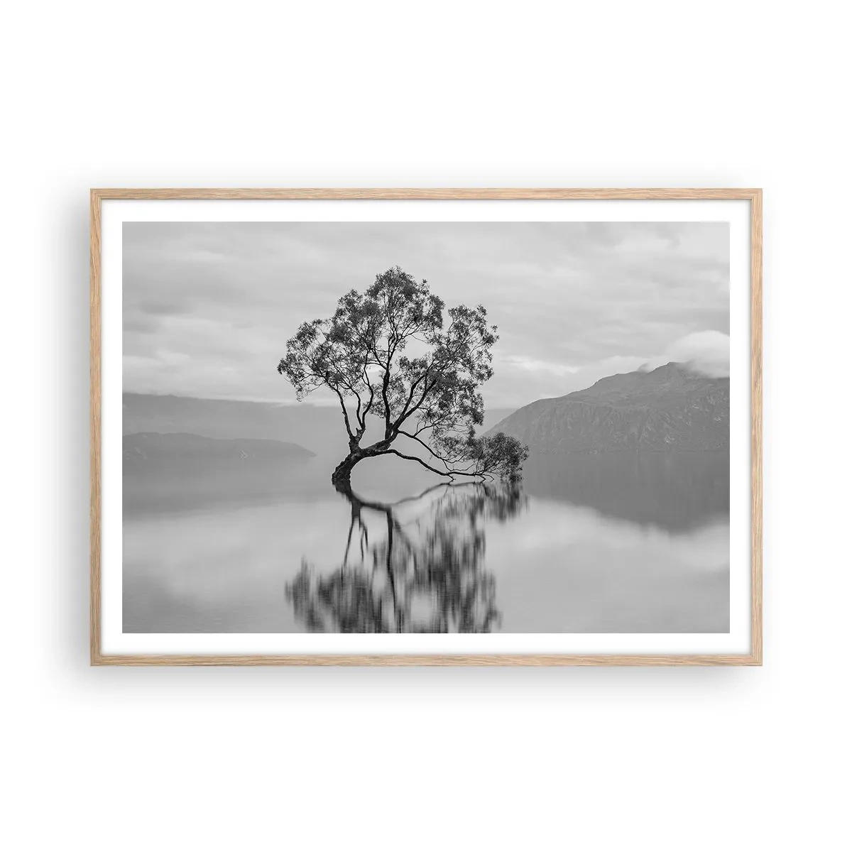 Plakat i ramme af lyst egetræ - Der findes et land - 100x70 cm