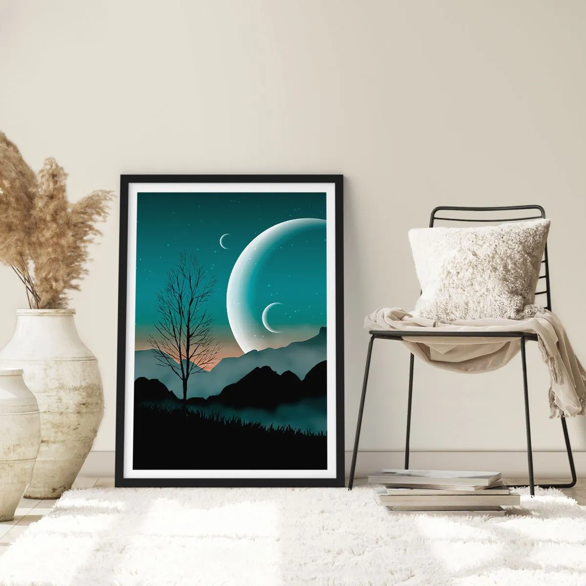 Plakat i sort ramme - Kunstnerisk landskab med månen mod en baggrund af bjerge og træer - 50x70cm - Karneval i den stjerneklare nat - Moderne vægdekoration til stue og soveværelse ARTTOR