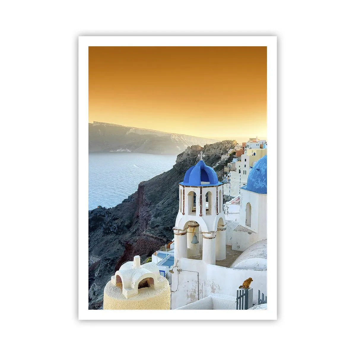 Plakat - Santorini - omfavnet af klipperne - 70x100 cm