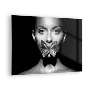 Billede på glas - Portræt af en kvinde med en sommerfugl på læberne i sort-hvid - 70x50cm - Sommerfuglekys - Moderne vægdekoration til stue og soveværelse ARTTOR