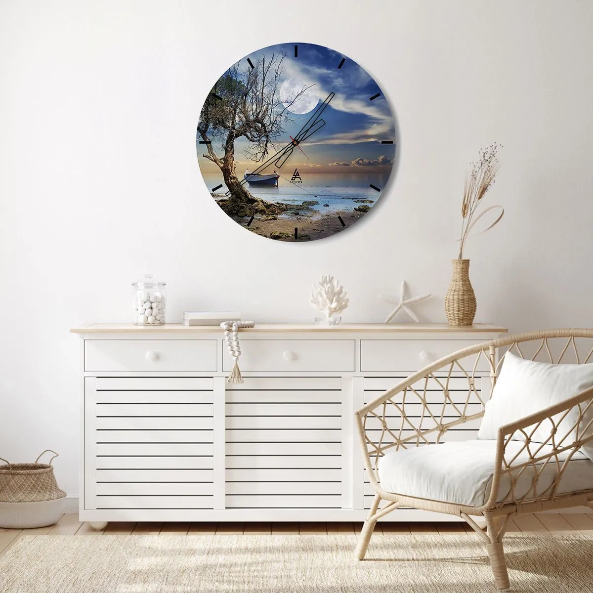 Vægur, Uret - En båd ved kysten med månen i baggrunden - 30x30cm - Er dette enden eller begyndelsen? - Moderne vægdekoration til stue, køkken og soveværelse ARTTOR