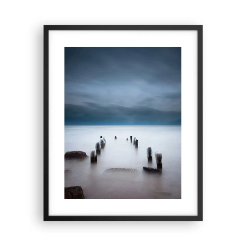 Plakat i sort ramme - En betænksom sø - 40x50 cm