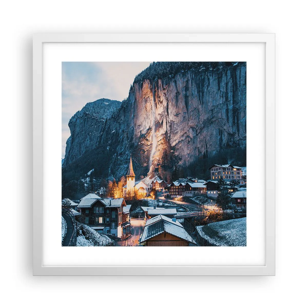 Plakat i hvid ramme - Vinterens lysende ånd - 40x40 cm