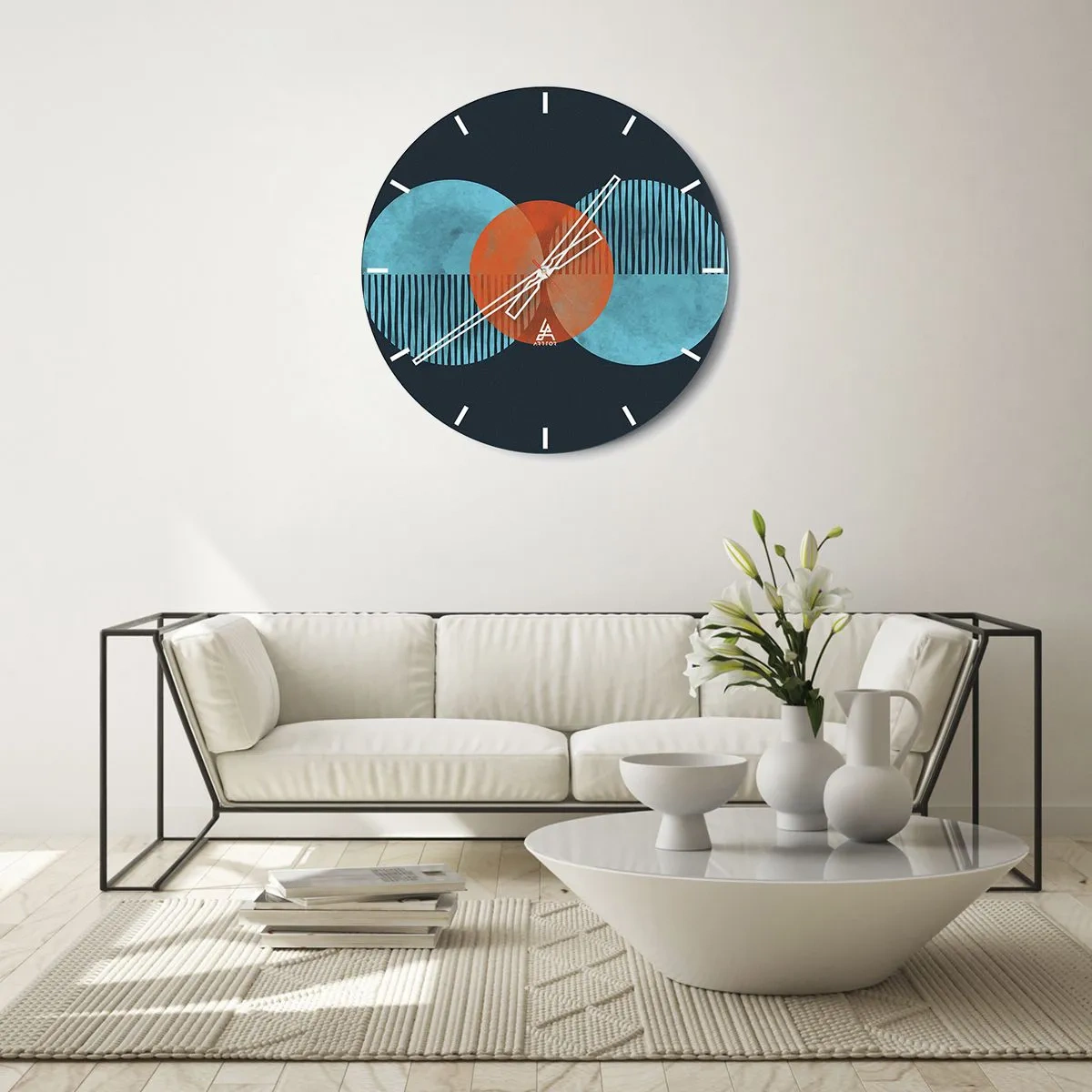 Vægur, Uret - En abstrakt komposition af cirkler og linjer i nuancer af blå og orange. - 30x30cm - Symmetrisk sammensætning - Moderne vægdekoration til stue, køkken og soveværelse ARTTOR