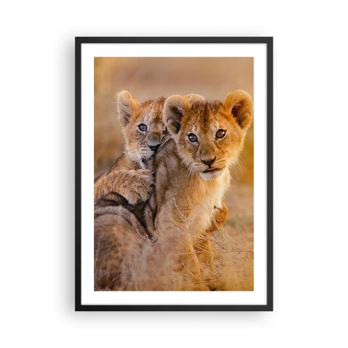 Plakat i sort ramme - Løveunger i den afrikanske savanne - 50x70cm - Forstyr ikke! Vi har det sjovt - Moderne vægdekoration til stue og soveværelse ARTTOR