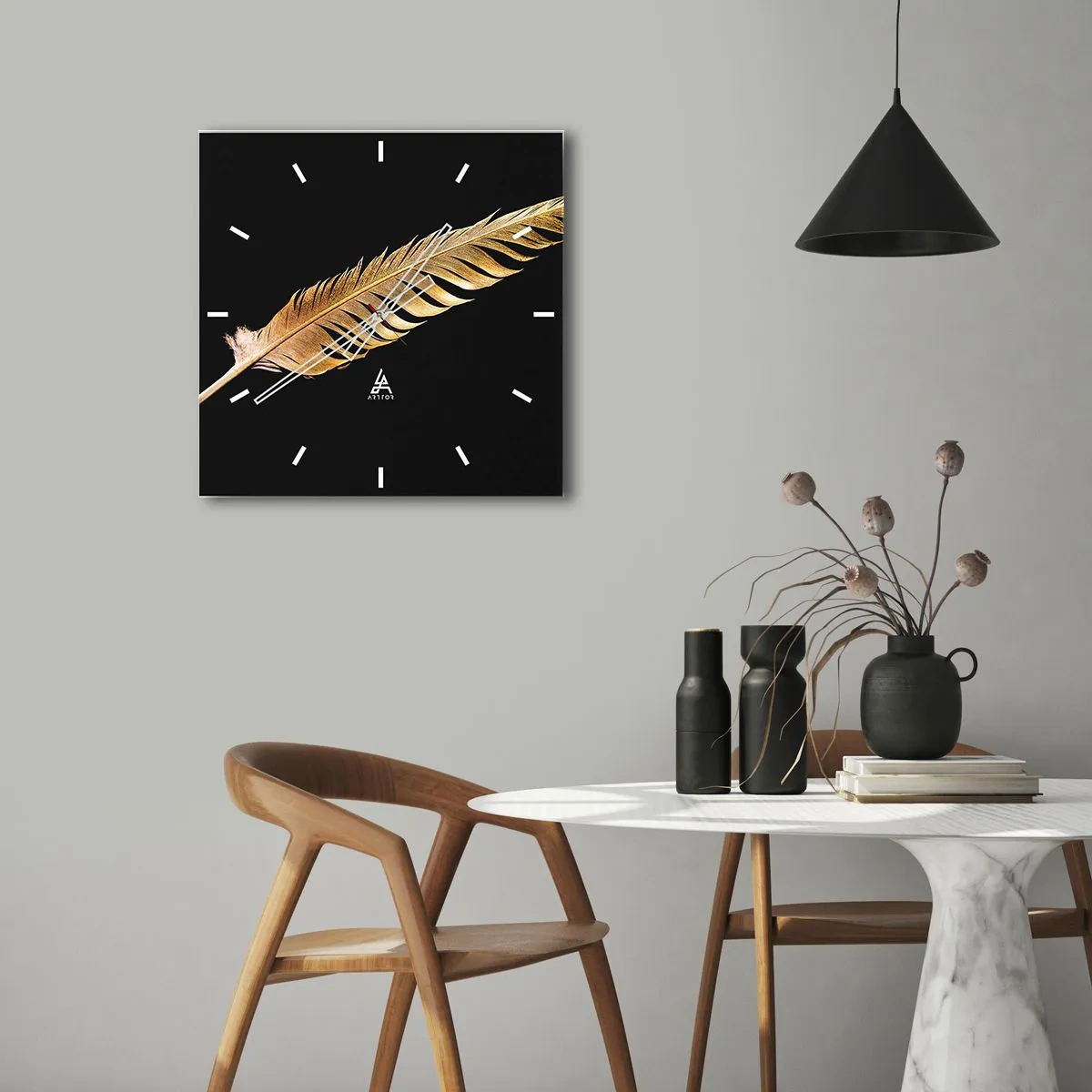 Vægur, Uret - Det er ikke nogen ringe præstation, at den... - 30x30 cm