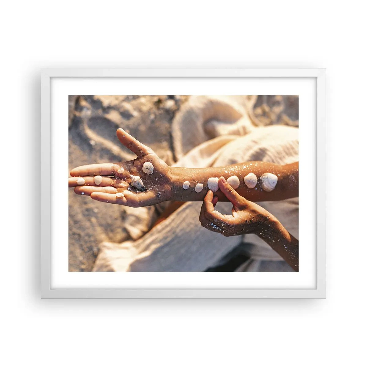 Plakat i hvid ramme - Skønhed inden for rækkevidde - 50x40 cm