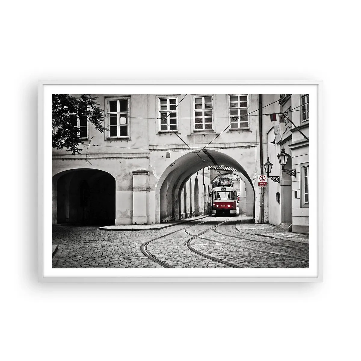 Plakat i hvid ramme - Gennem byens labyrint - 100x70 cm