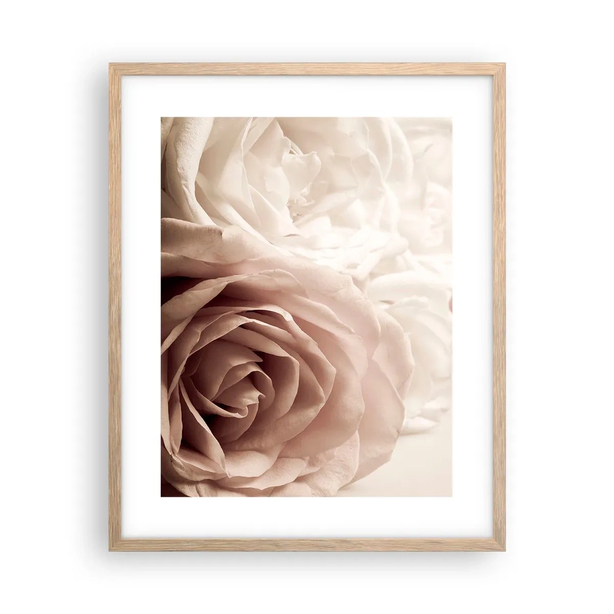Plakat i ramme af lyst egetræ - I rosens hjerte - 40x50 cm