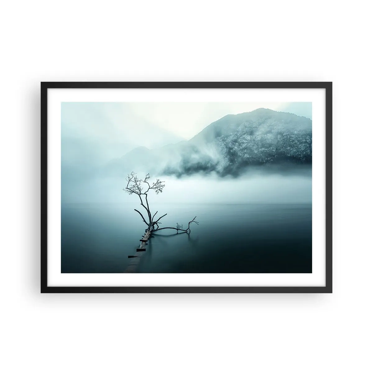 Plakat i sort ramme - Ud af vand og tåge - 70x50 cm