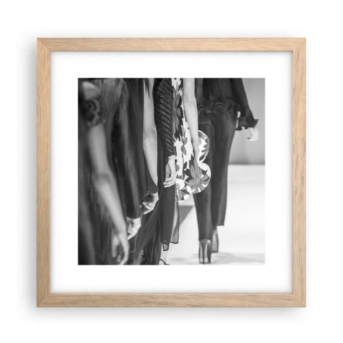 Plakat i ramme af lyst egetræ - En stilfuld parade - 30x30 cm