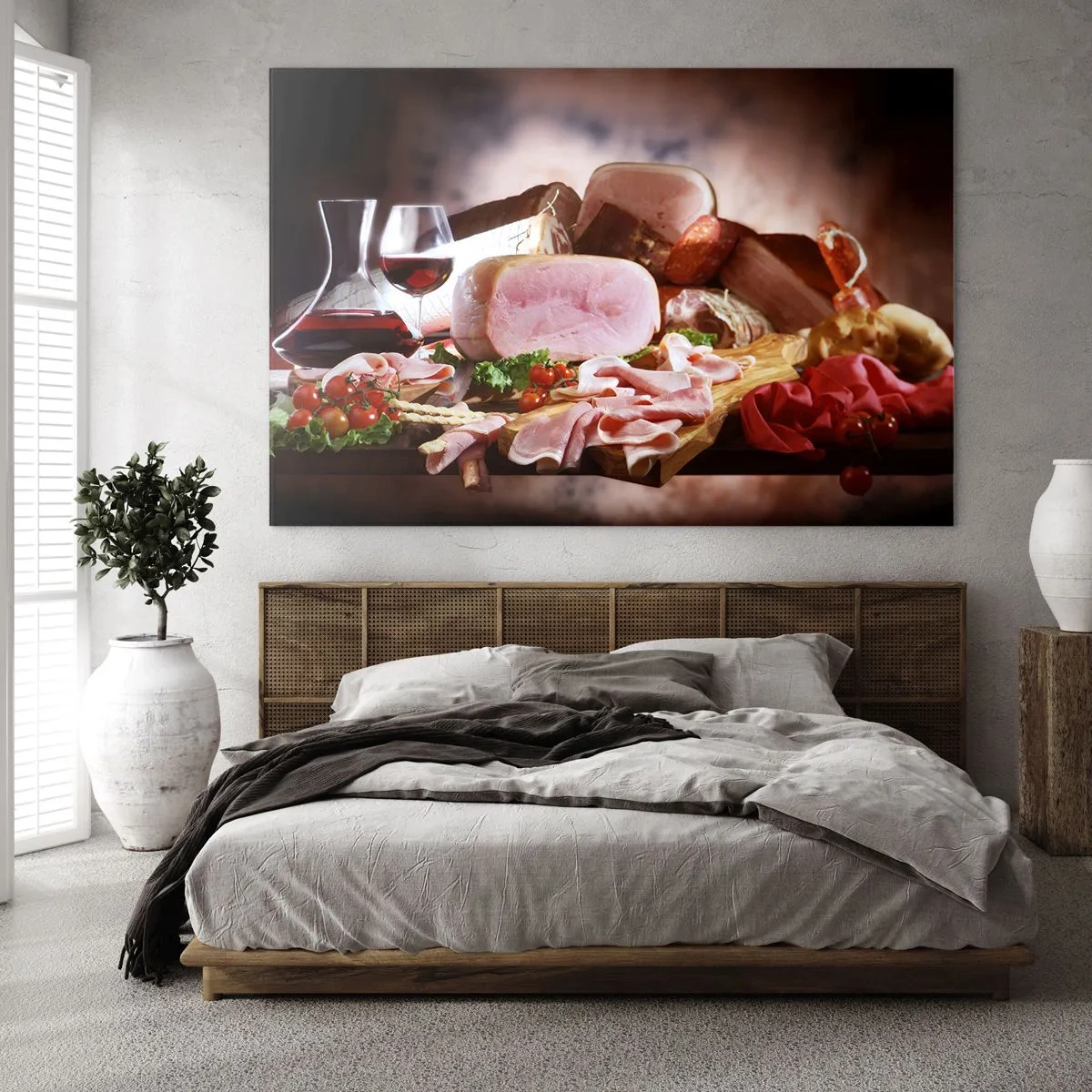 Billede på glas - Køkkenbord med pålæg, vin og friske grøntsager - 70x50cm - En kulinarisk drøm med en karaffel - Moderne vægdekoration til stue og soveværelse ARTTOR