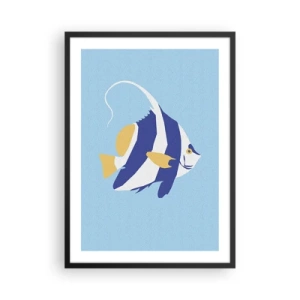 Plakat i sort ramme - En minimalistisk grafik af en eksotisk fisk på en blå baggrund. - 50x70cm - Savner tropisk vand - Moderne vægdekoration til stue og soveværelse ARTTOR
