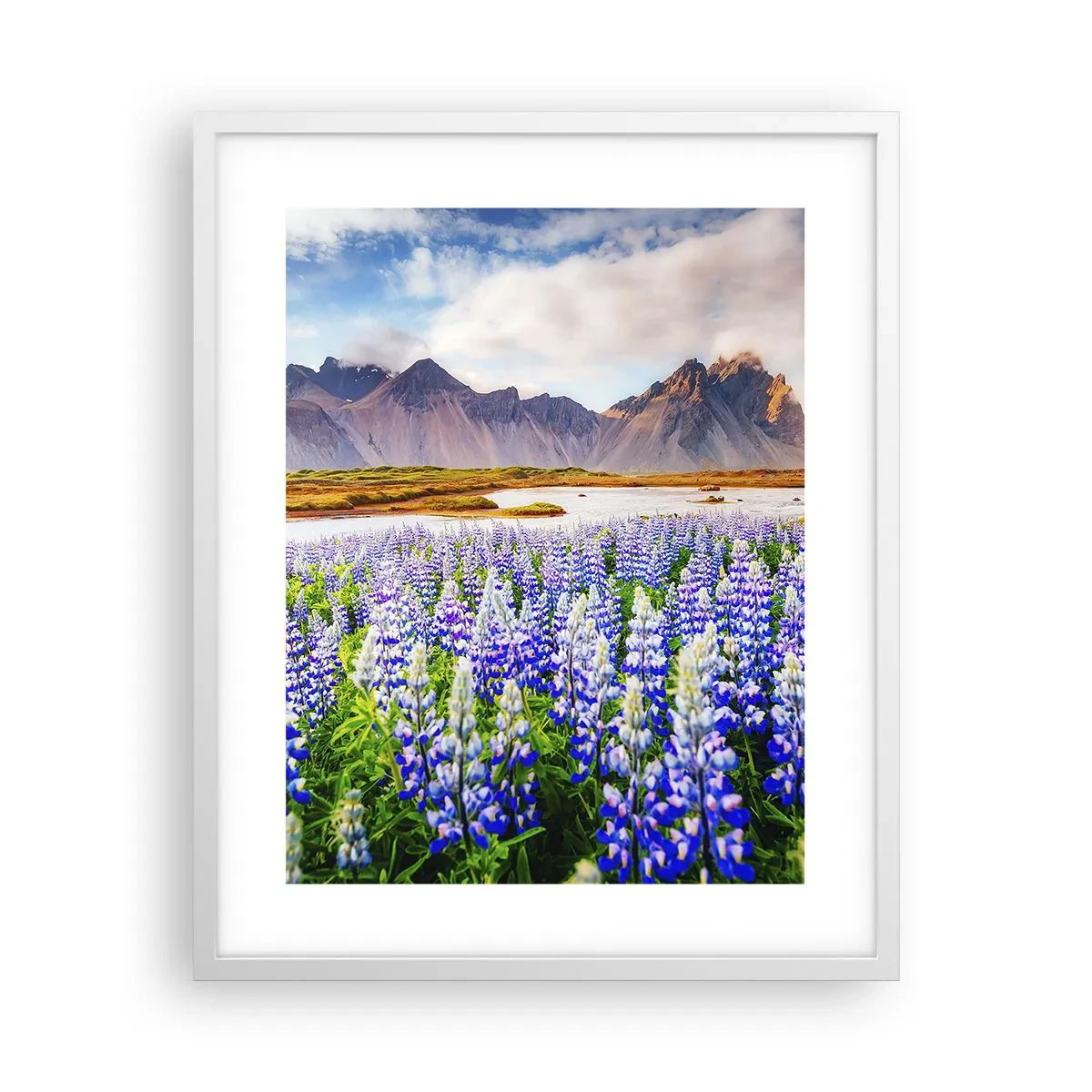 Plakat i hvid ramme - Styrke og strenghed ved siden af blidhed - 40x50 cm