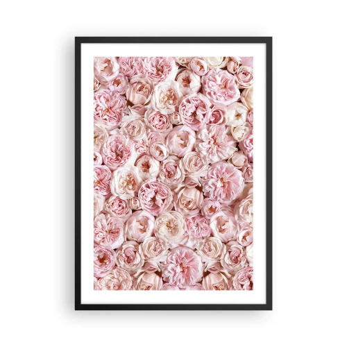 Plakat i sort ramme - Et romantisk arrangement af lyserøde blomster i nærbillede - 50x70cm - Overstrøet med roser - Moderne vægdekoration til stue og soveværelse ARTTOR