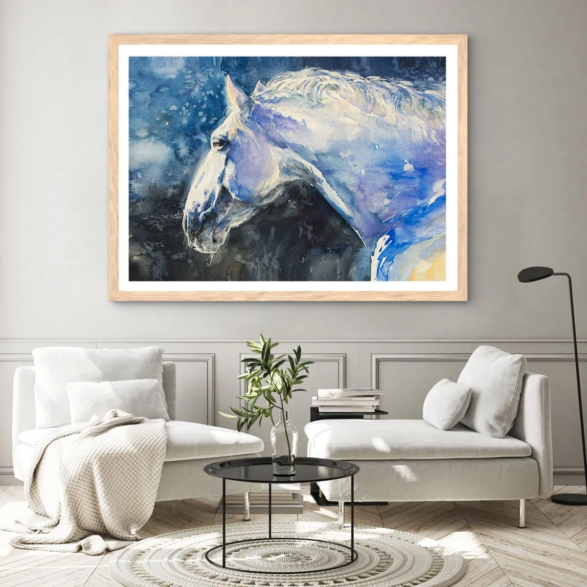 Plakat i ramme af lyst egetræ - Portræt i et blåt skær - 50x40 cm