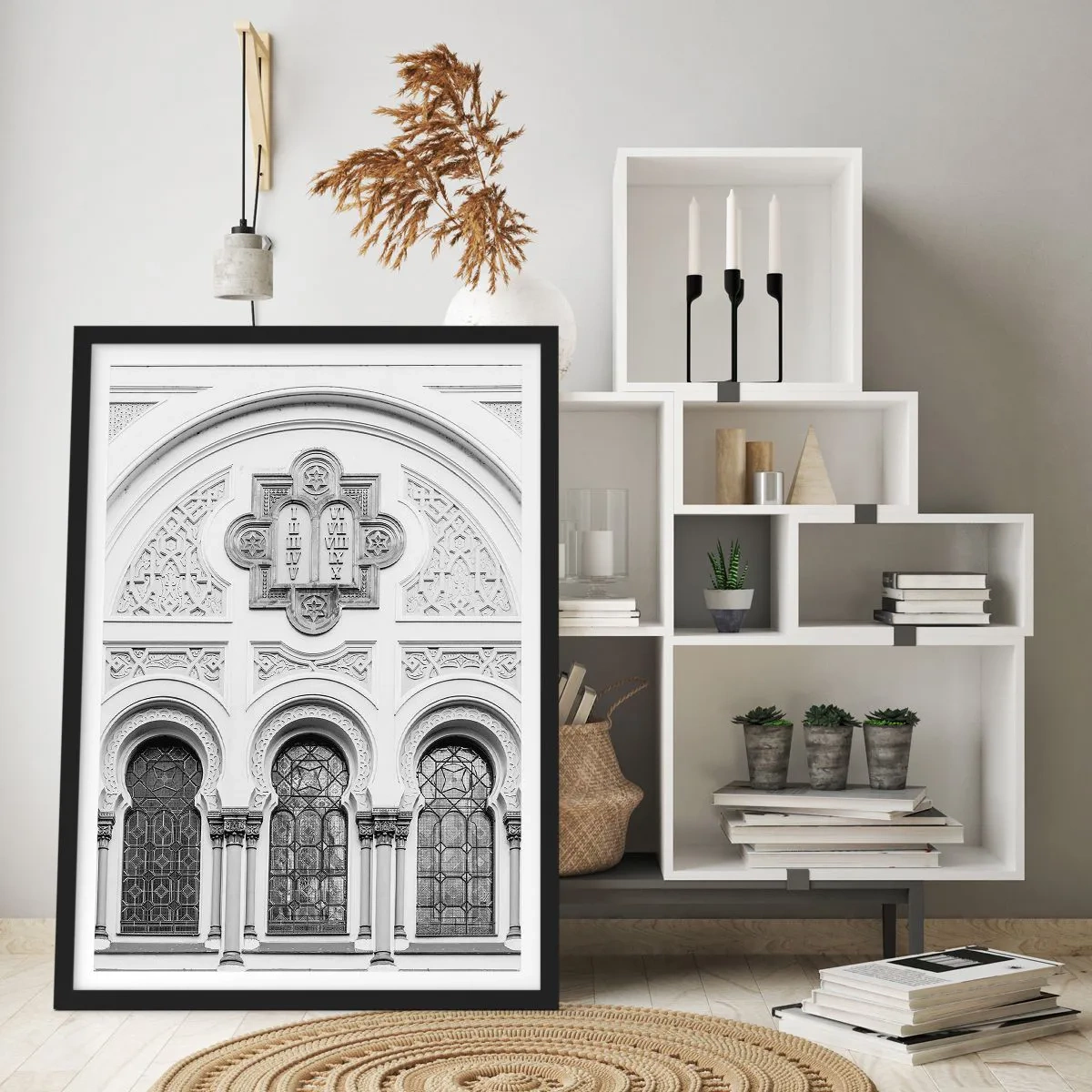 Plakat i sort ramme - Arkitektoniske detaljer i neo-gotisk stil, sort og hvid - 50x70cm - På grænsen mellem kulturer - Moderne vægdekoration til stue og soveværelse ARTTOR