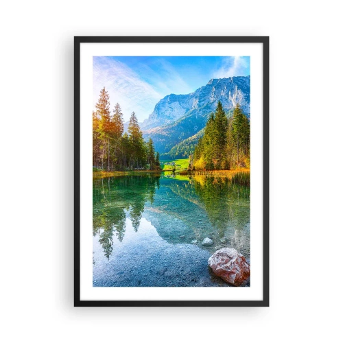 Plakat i sort ramme - En sø i bjergene omgivet af træer og bjergenes spejling i vandet - 50x70cm - Efterårets blidhed - Moderne vægdekoration til stue og soveværelse ARTTOR