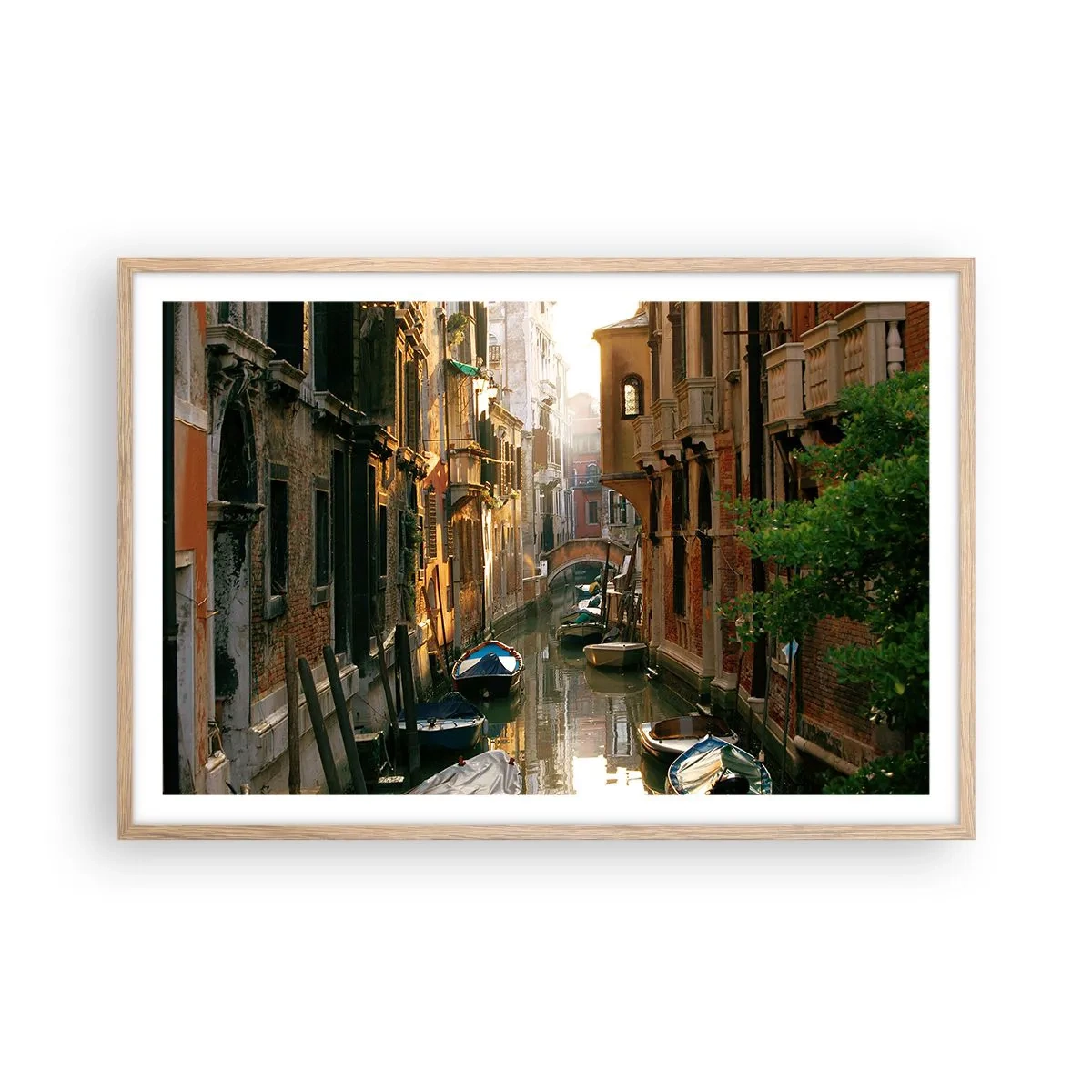 Plakat i ramme af lyst egetræ - I en venetiansk baggyde - 91x61 cm