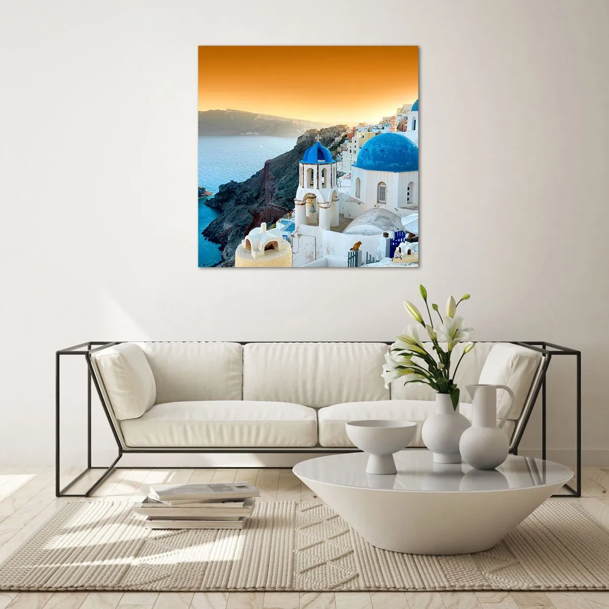 Billede på glas - Santorini - omfavnet af klipperne - 40x40 cm