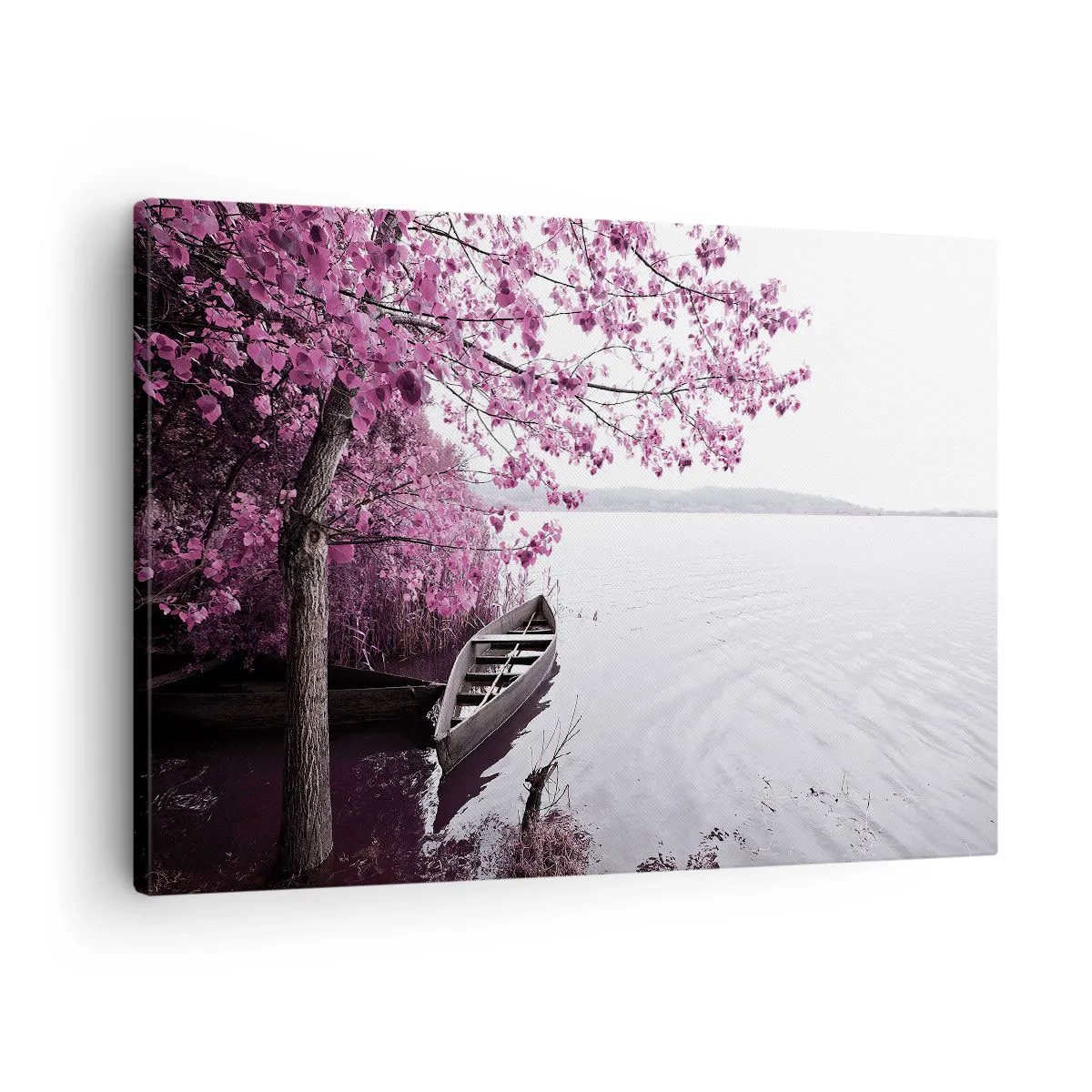 Lærredstryk - Billede på lærred - En båd ved bredden af en sø blandt lyserøde træer - 70x50cm - I lyserød stilhed - Moderne vægdekoration til stue og soveværelse ARTTOR