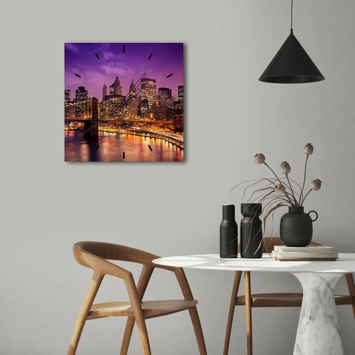 Vægur, Uret - Lilla og gylden Manhattan - 30x30 cm
