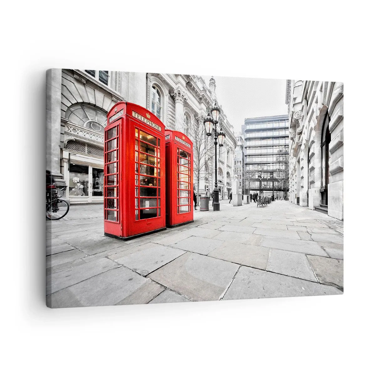 Lærredstryk - Billede på lærred - Røde telefonbokse mod baggrunden af det urbane landskab - 70x50cm - Welcome to London - Moderne vægdekoration til stue og soveværelse ARTTOR