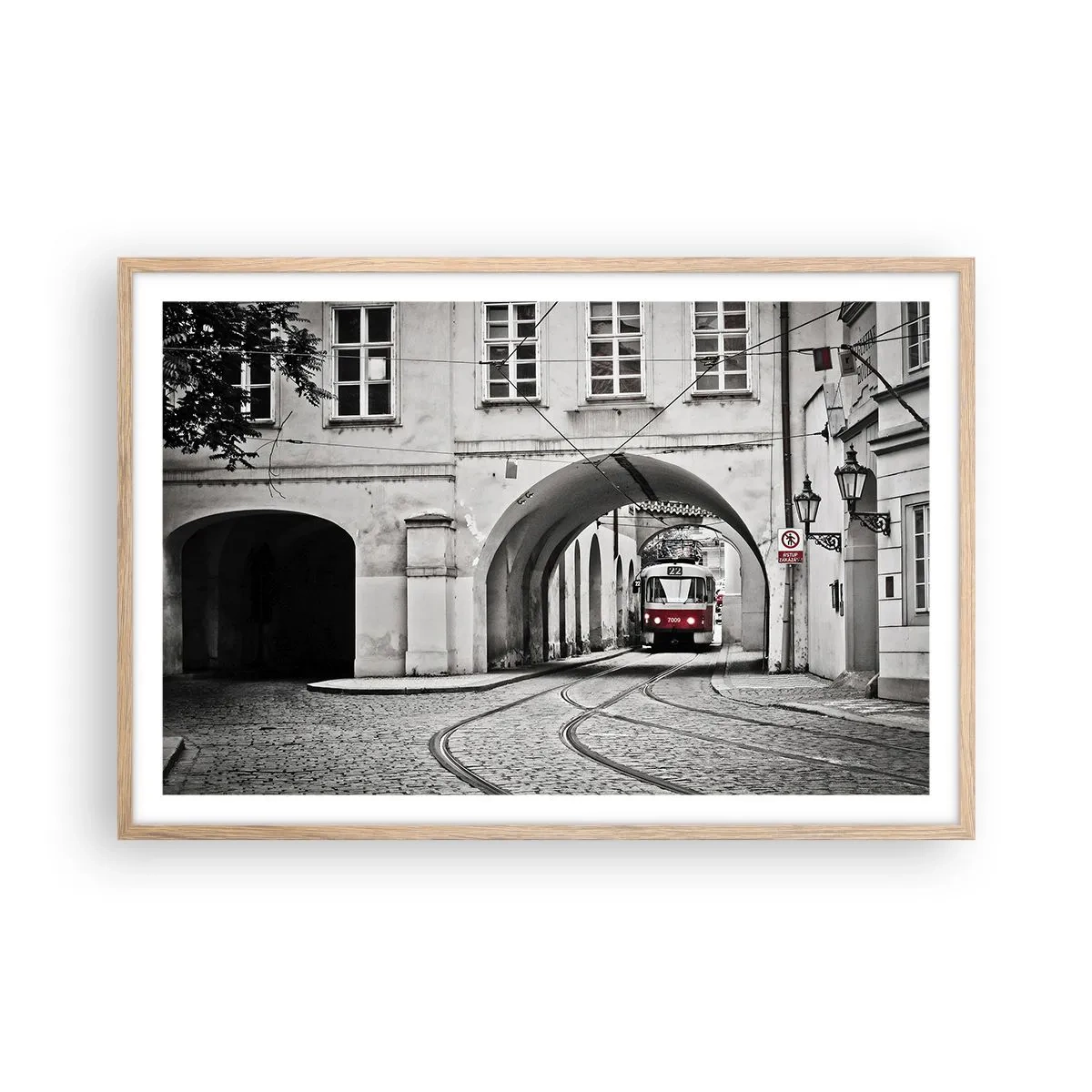 Plakat i ramme af lyst egetræ - Gennem byens labyrint - 91x61 cm
