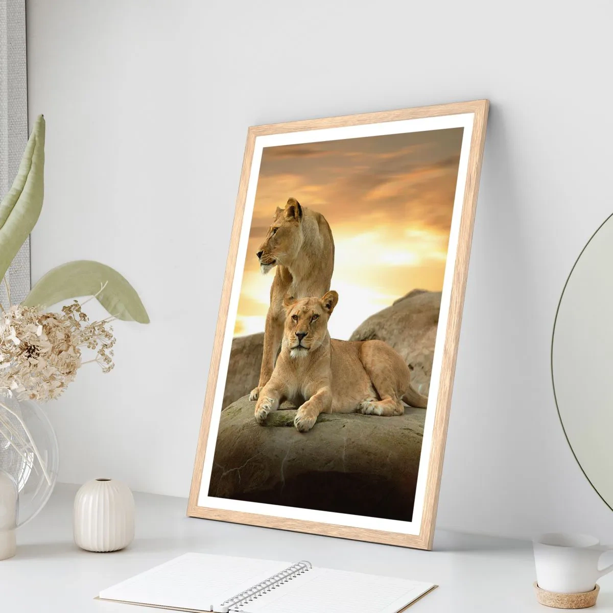 Plakat i ramme af lyst egetræ - Kongelig majestæt - 50x70 cm