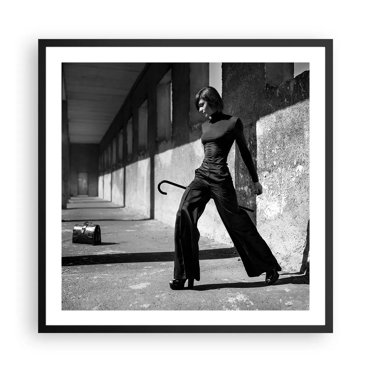 Plakat i sort ramme - Byens elegance - 60x60 cm