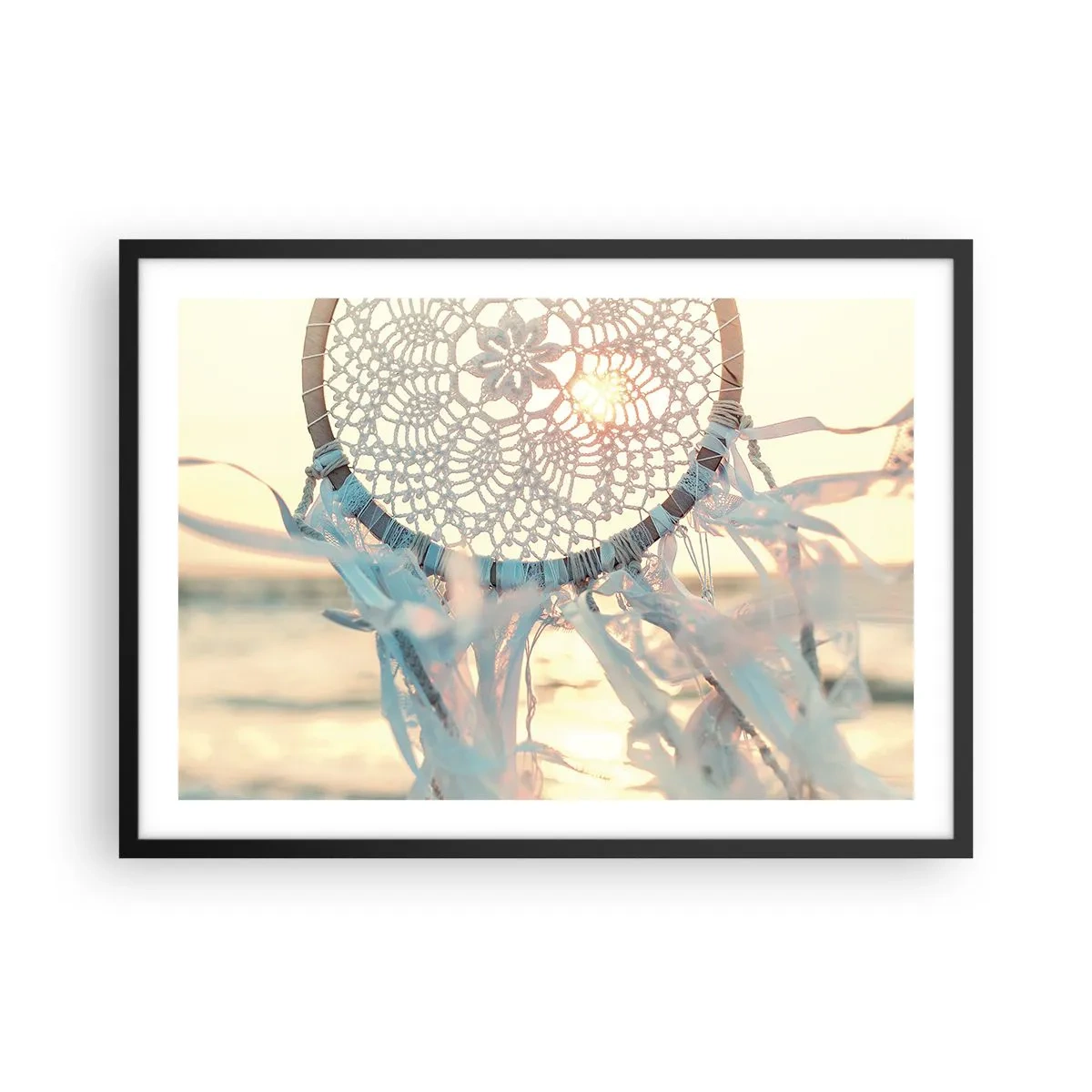 Plakat i sort ramme - Totem med blonder - 70x50 cm