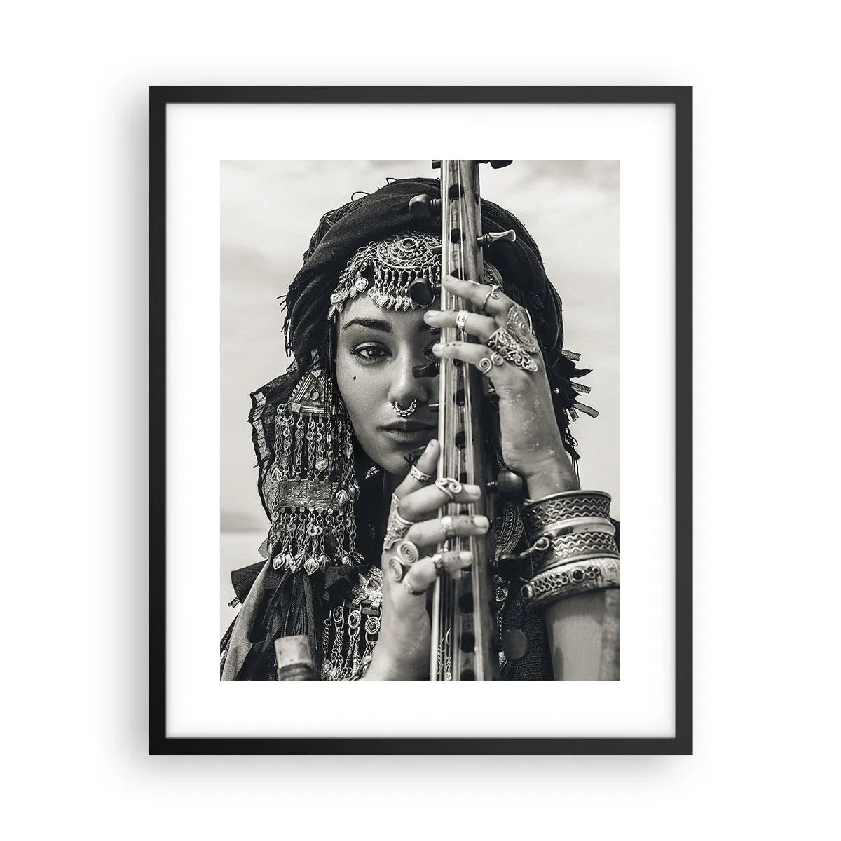 Plakat i sort ramme - Selve den orientalske musik - 40x50 cm