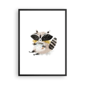 Plakat i sort ramme - En tegning af en vaskebjørn iført et tørklæde og med en kop te i hånden. - 50x70cm - Min ven vaskebjørnen - Moderne vægdekoration til stue og soveværelse ARTTOR