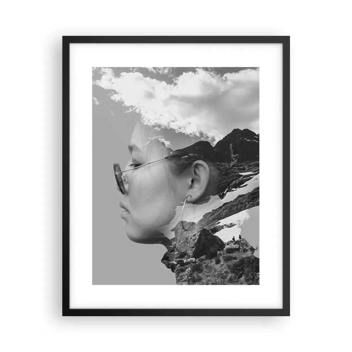 Plakat i sort ramme - Portræt af toppen og skyen - 40x50 cm