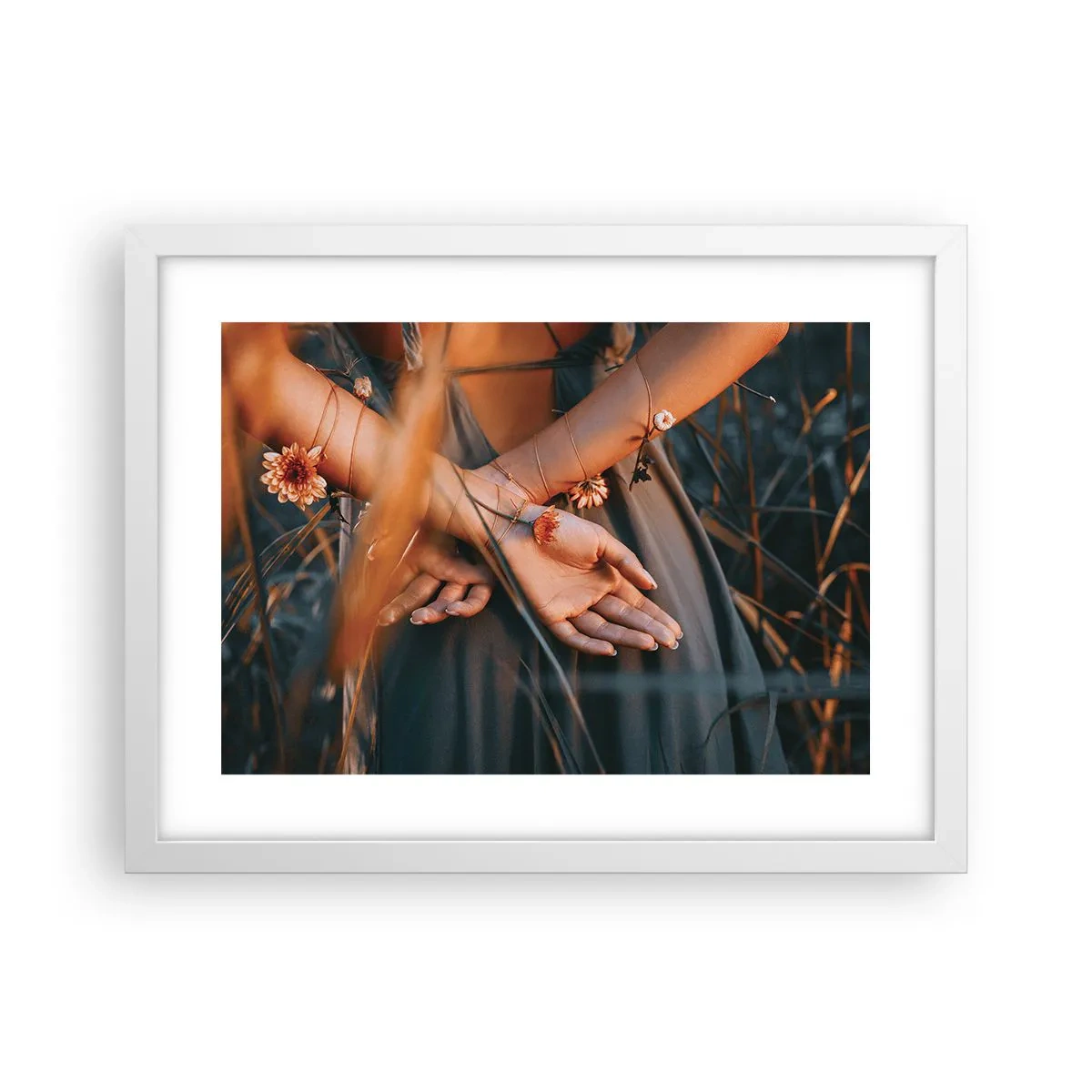 Plakat i hvid ramme - Forbundet med naturen - 40x30 cm