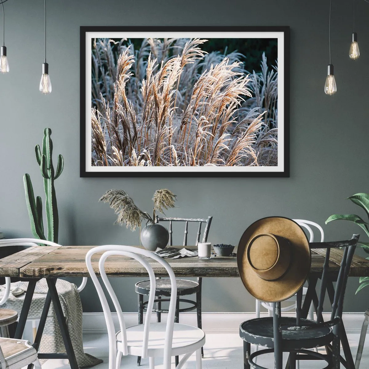 Plakat i sort ramme - Pyntet med frost - 70x50 cm
