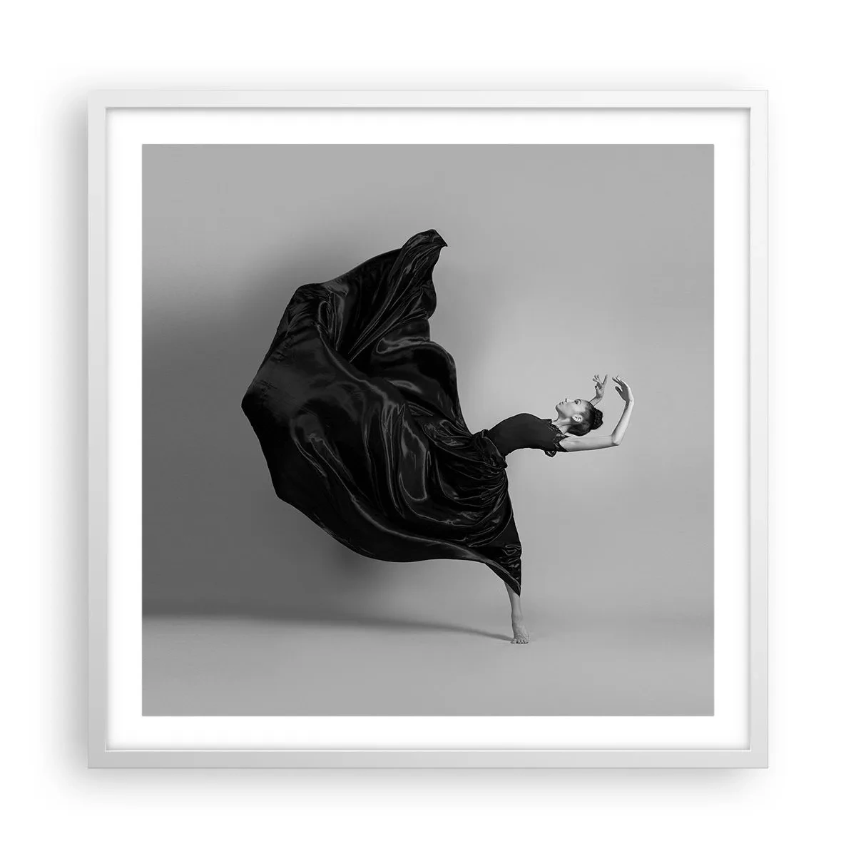 Plakat i hvid ramme - Bevinget af musik - 60x60 cm