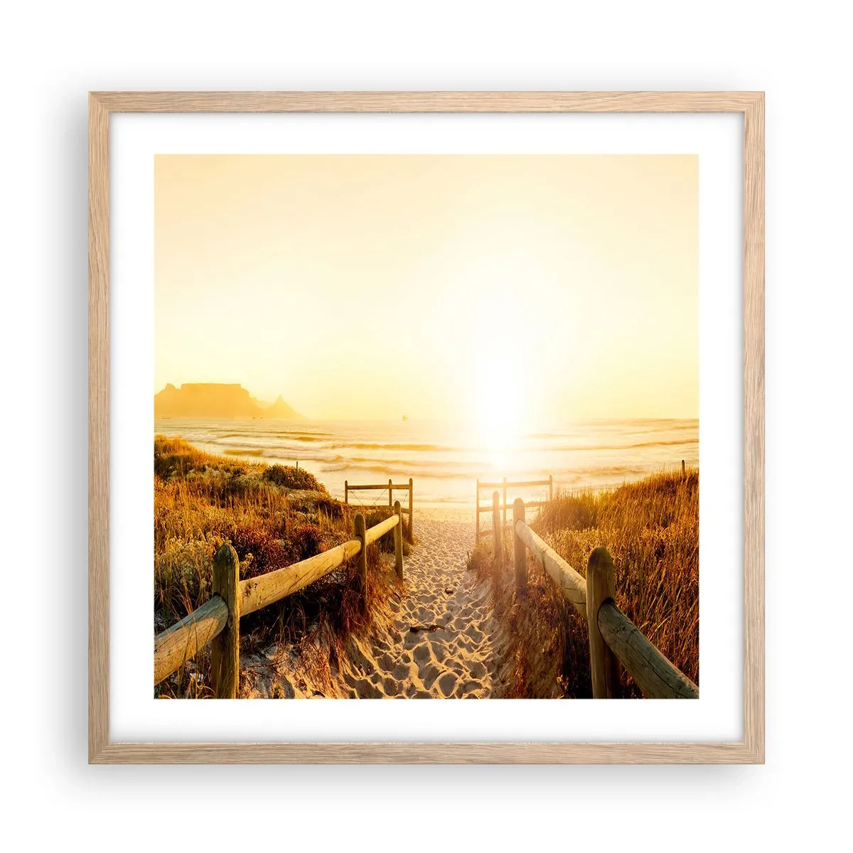 Plakat i ramme af lyst egetræ - Over klitten, mod solen - 50x50 cm