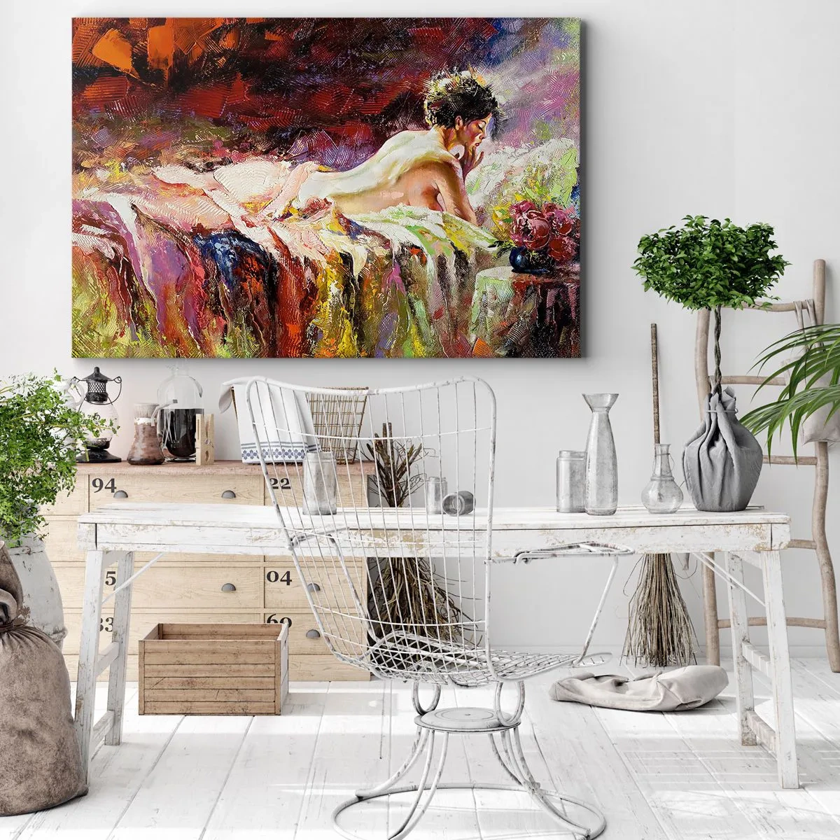 Lærredstryk - Billede på lærred - En kvinde liggende på en seng mod en baggrund af abstrakte farver. - 70x50cm - Eftertænksom Venus - Moderne vægdekoration til stue og soveværelse ARTTOR