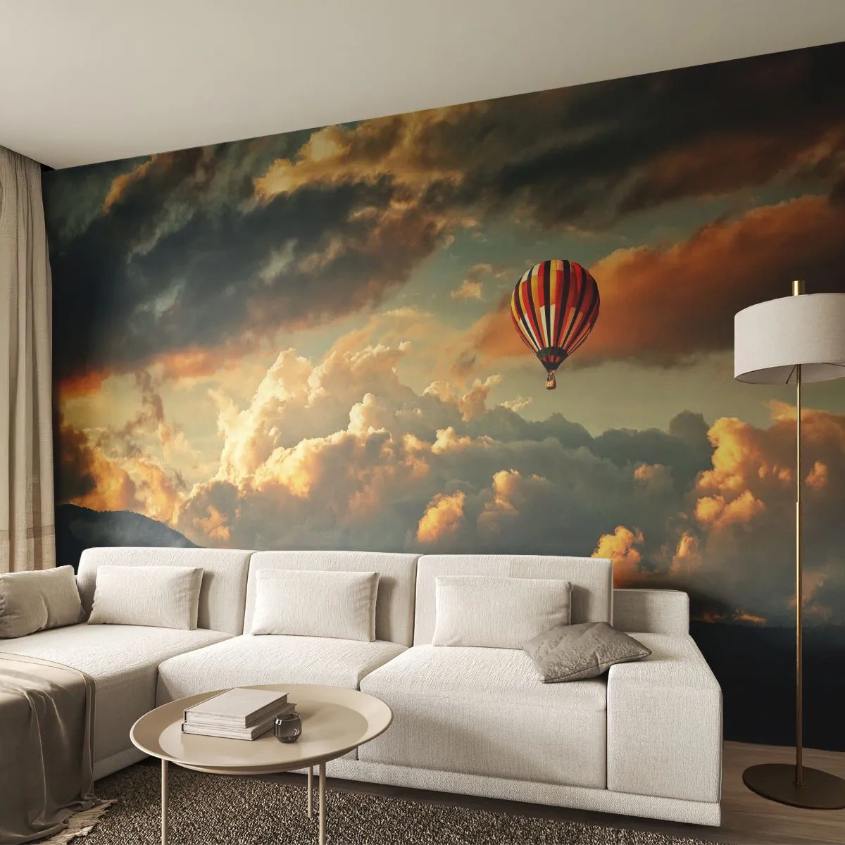Fototapet Standard Eco - En ballon mod en baggrund af maleriske skyer og bjerge - 100x70cm - Jeg går, fordi jeg vil - Moderne vægdekoration til stue og soveværelse ARTTOR