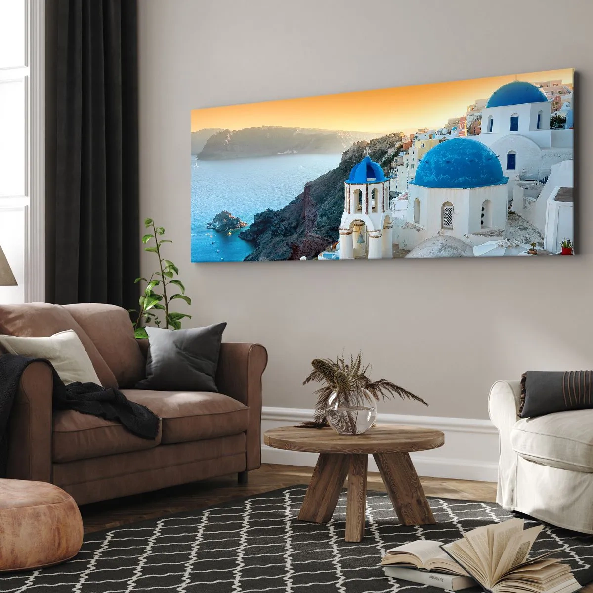 Lærredstryk - Billede på lærred - Santorini - omfavnet af klipperne - 120x50 cm