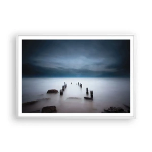Plakat i hvid ramme - En betænksom sø - 100x70 cm