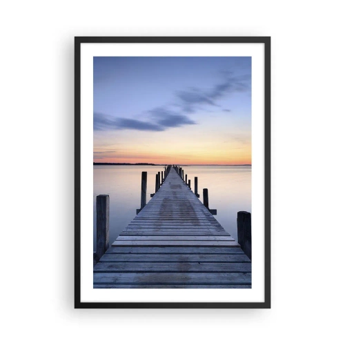 Plakat i sort ramme - Søbroen ved solnedgang - 50x70cm - Den rolige skumringstid - Moderne vægdekoration til stue og soveværelse ARTTOR